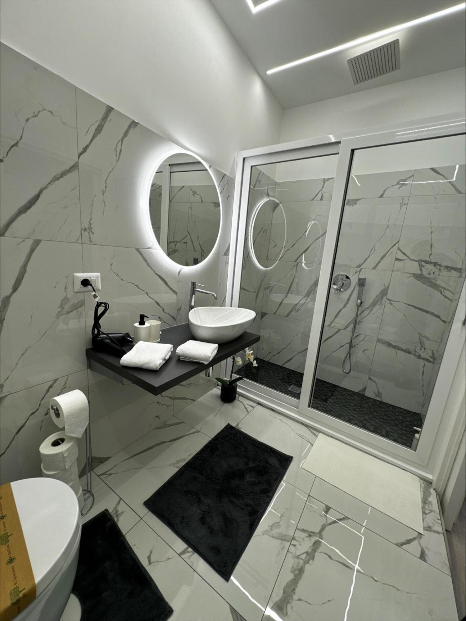 Hotel Matthias Luxury House à Catane Extérieur photo